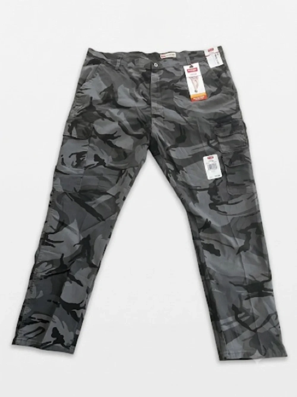 Wrangler Men's Gray & Black Camo Cargo Pants